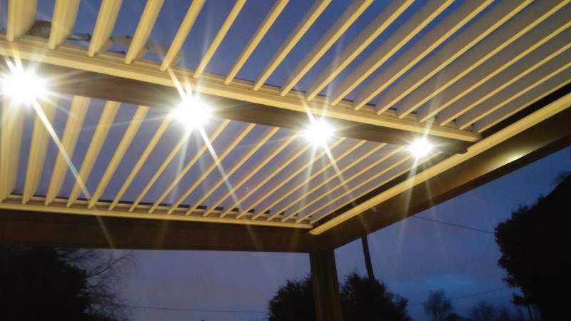 LEDS Solisystème pergola bioclimatique par Cauchi Design Aubagne